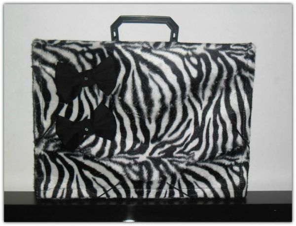 Pasta Revestida em Tecido Pelúcia